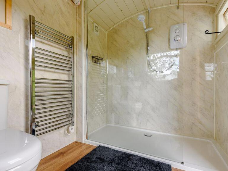Ewe Retreat Shepherds Hut Hereford Luaran gambar